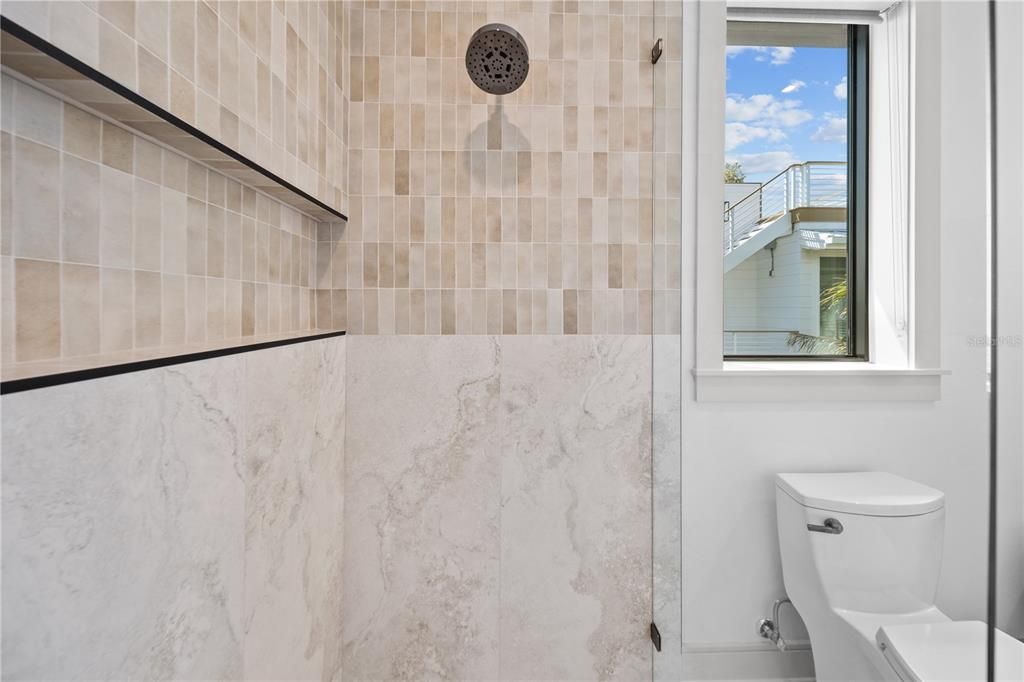 En Venta: $5,495,000 (5 camas, 5 baños, 3260 Pies cuadrados)