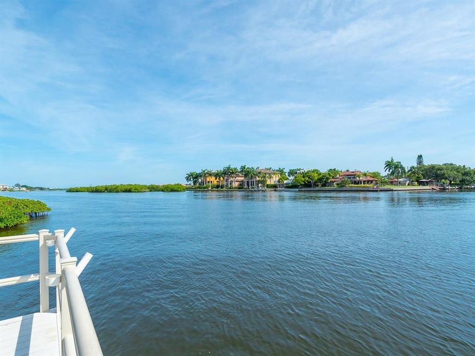 For Sale: $499,000 (2 beds, 2 baths, 1101 Square Feet)