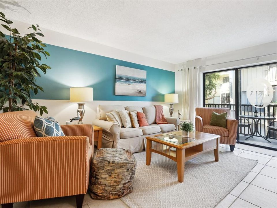 For Sale: $499,000 (2 beds, 2 baths, 1101 Square Feet)