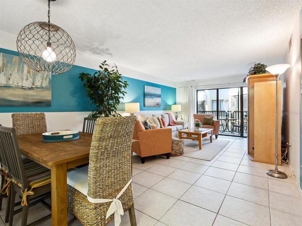 For Sale: $499,000 (2 beds, 2 baths, 1101 Square Feet)