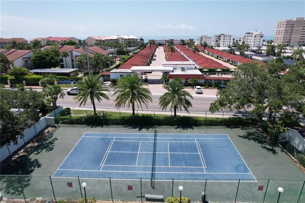 For Sale: $499,000 (2 beds, 2 baths, 1101 Square Feet)