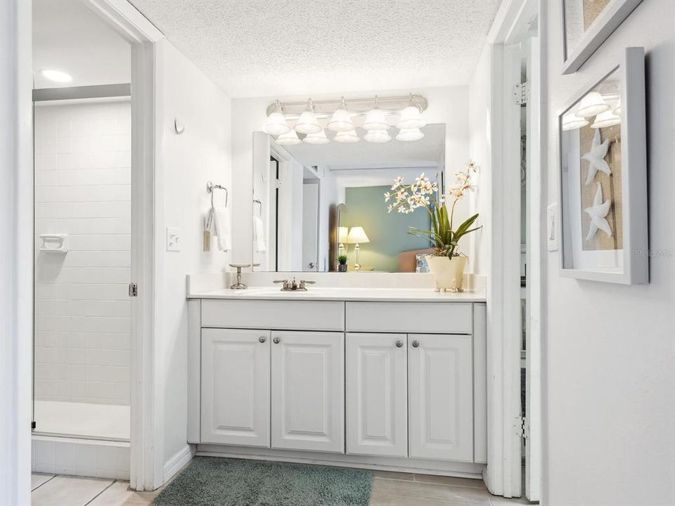 For Sale: $499,000 (2 beds, 2 baths, 1101 Square Feet)