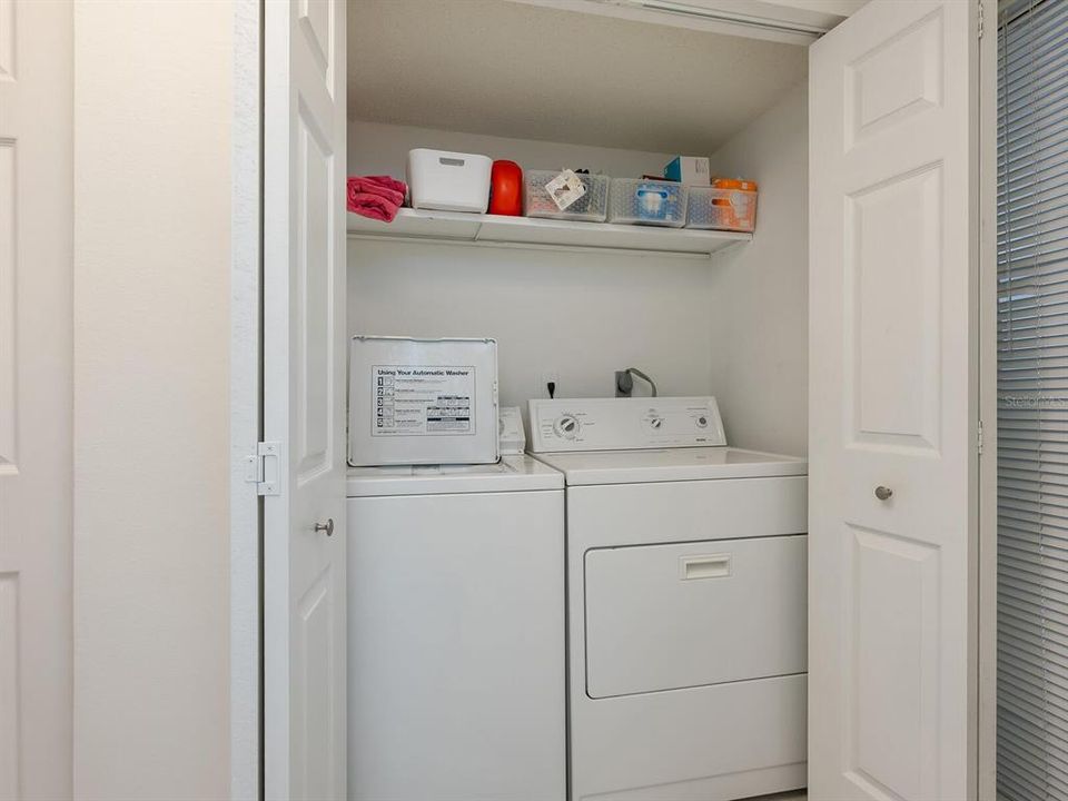 For Sale: $499,000 (2 beds, 2 baths, 1101 Square Feet)