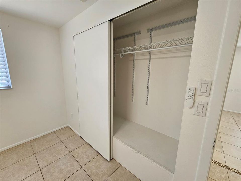 For Rent: $2,150 (2 beds, 1 baths, 1109 Square Feet)