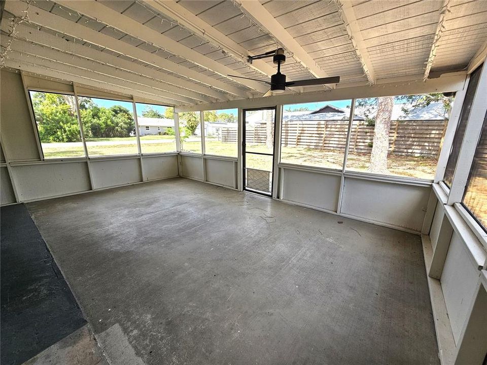 For Rent: $2,150 (2 beds, 1 baths, 1109 Square Feet)