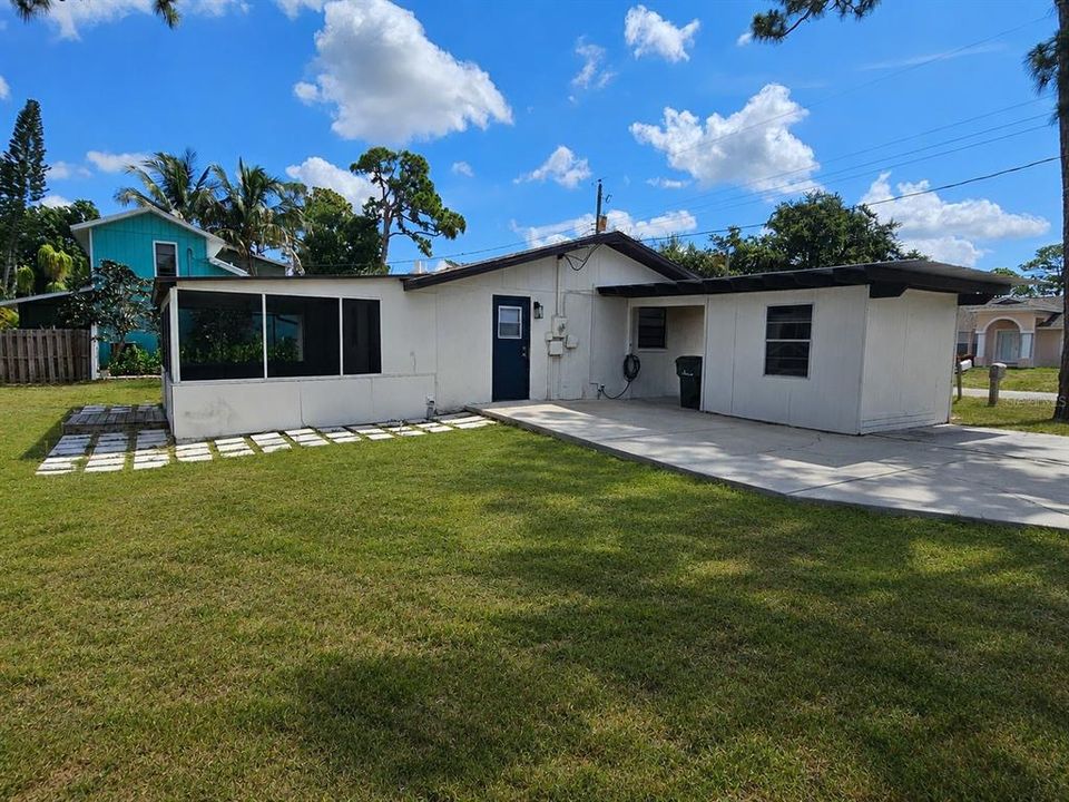 For Rent: $2,150 (2 beds, 1 baths, 1109 Square Feet)
