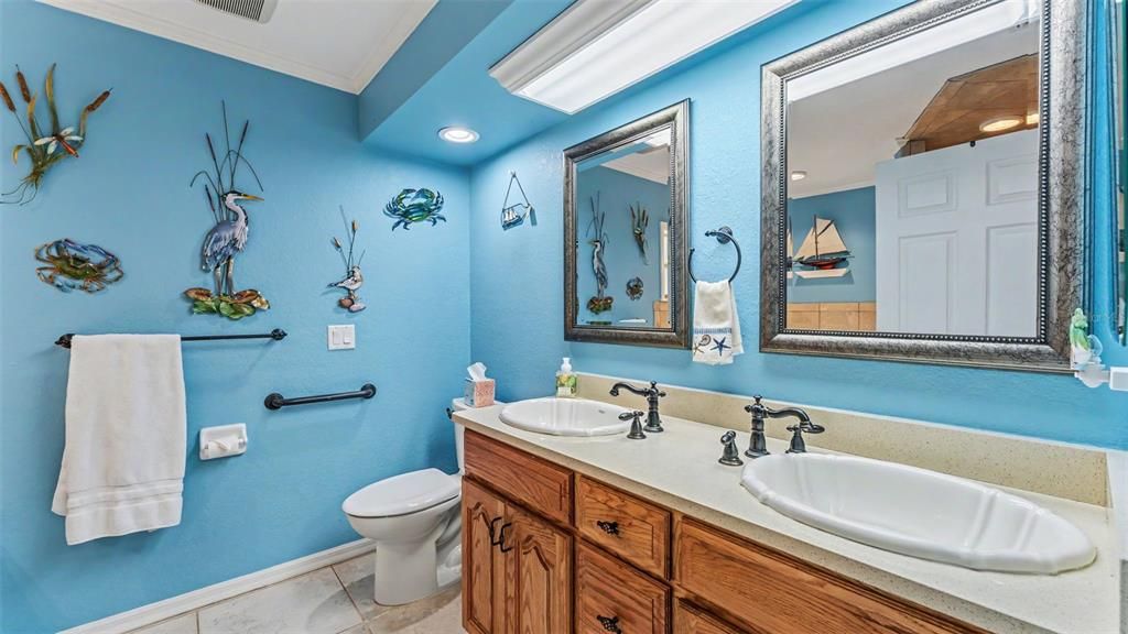 Active With Contract: $313,000 (3 beds, 2 baths, 1989 Square Feet)