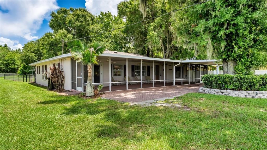 Active With Contract: $313,000 (3 beds, 2 baths, 1989 Square Feet)