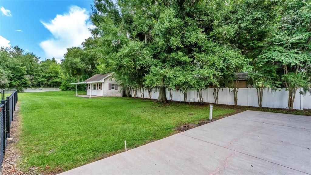 Active With Contract: $313,000 (3 beds, 2 baths, 1989 Square Feet)