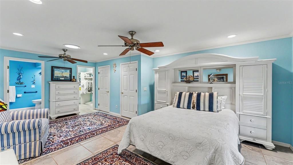 Active With Contract: $313,000 (3 beds, 2 baths, 1989 Square Feet)