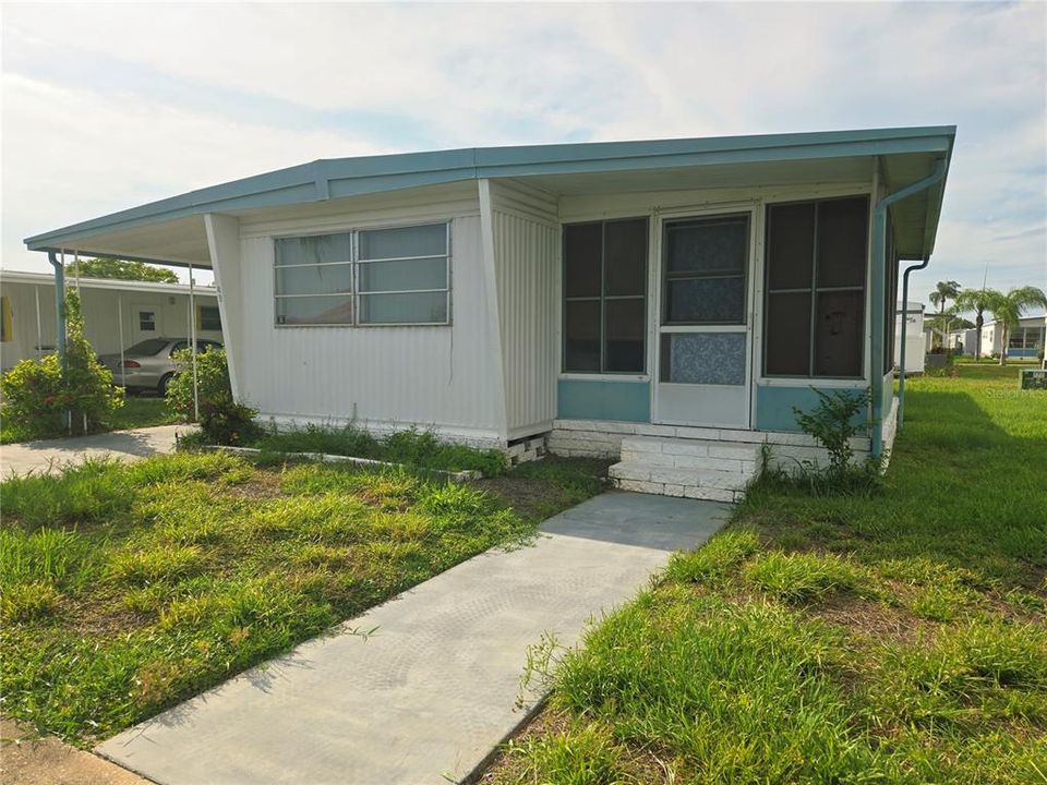 For Sale: $65,000 (1 beds, 1 baths, 624 Square Feet)