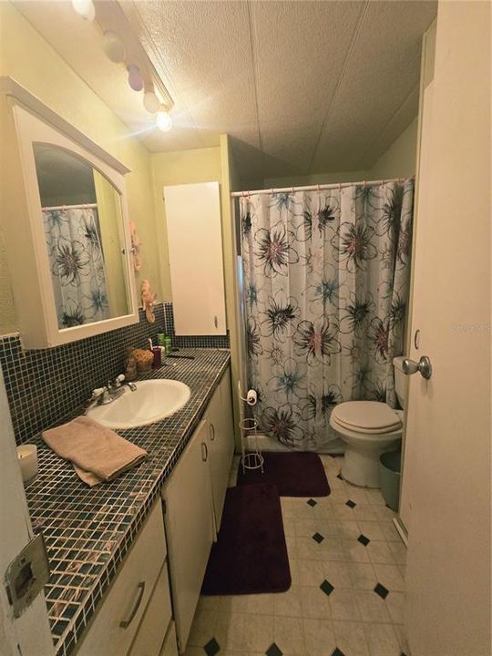 For Sale: $65,000 (1 beds, 1 baths, 624 Square Feet)