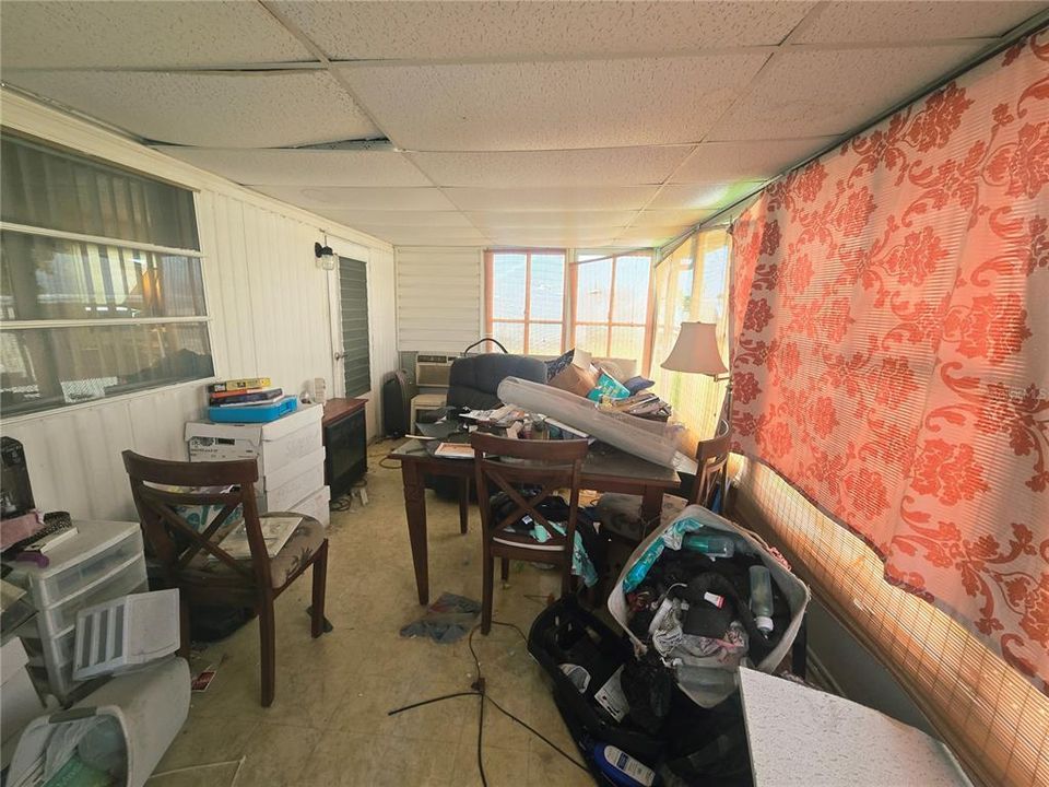 For Sale: $65,000 (1 beds, 1 baths, 624 Square Feet)