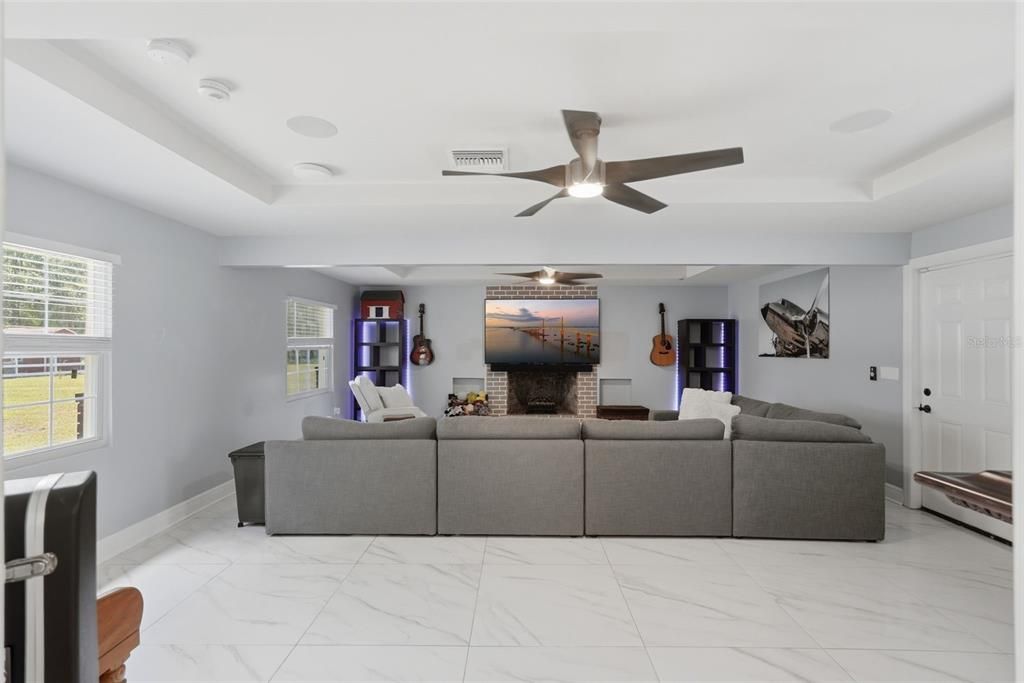 En Venta: $535,000 (3 camas, 2 baños, 2014 Pies cuadrados)