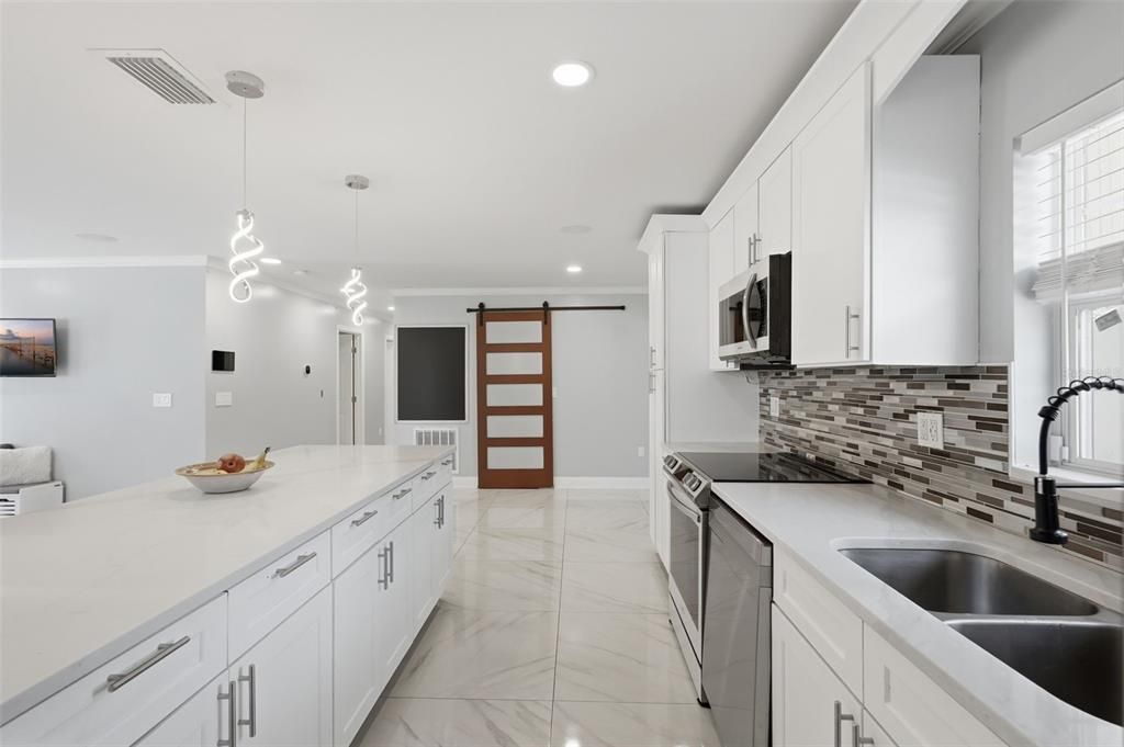 En Venta: $535,000 (3 camas, 2 baños, 2014 Pies cuadrados)