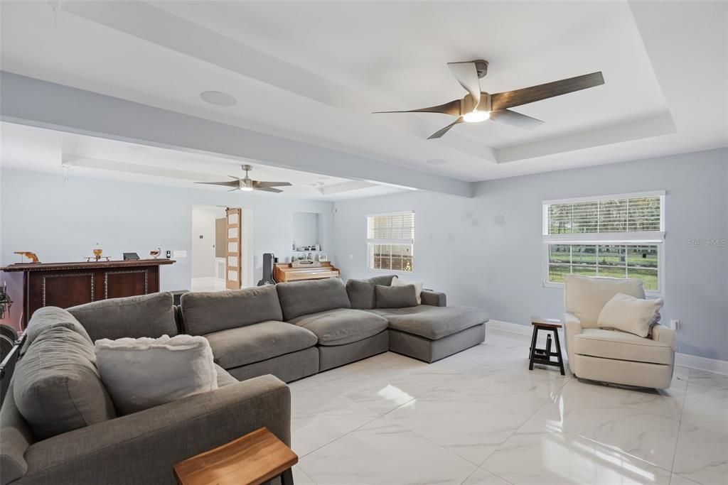 En Venta: $535,000 (3 camas, 2 baños, 2014 Pies cuadrados)