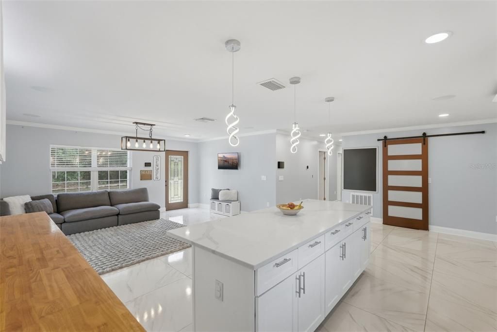 En Venta: $535,000 (3 camas, 2 baños, 2014 Pies cuadrados)