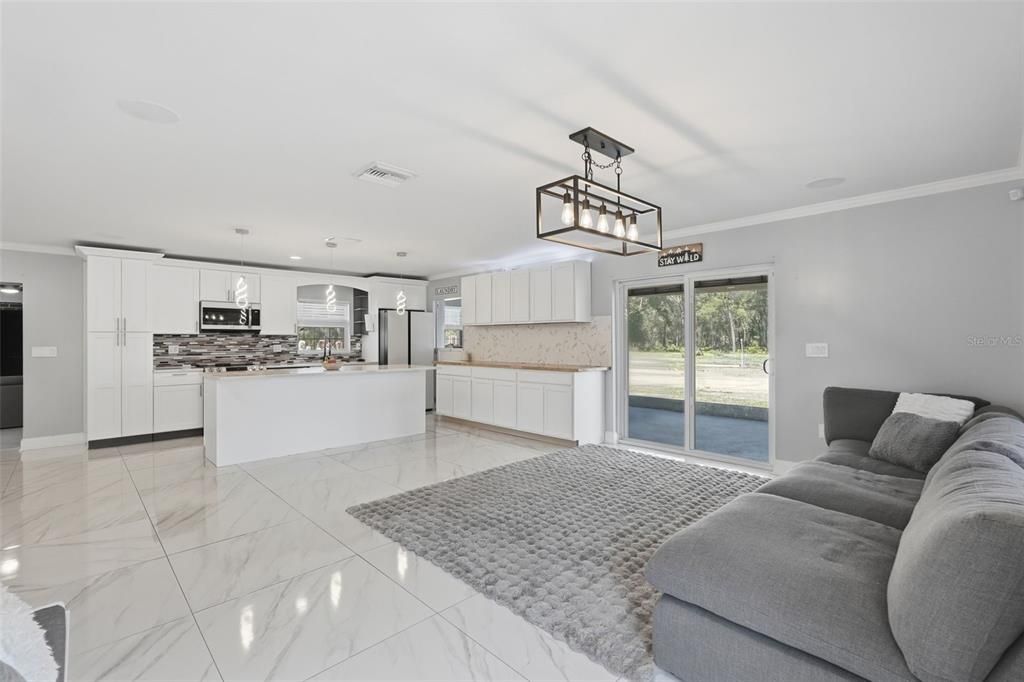 En Venta: $535,000 (3 camas, 2 baños, 2014 Pies cuadrados)