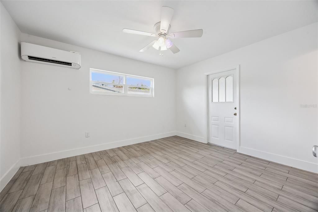 En Venta: $400,000 (4 camas, 2 baños, 2382 Pies cuadrados)