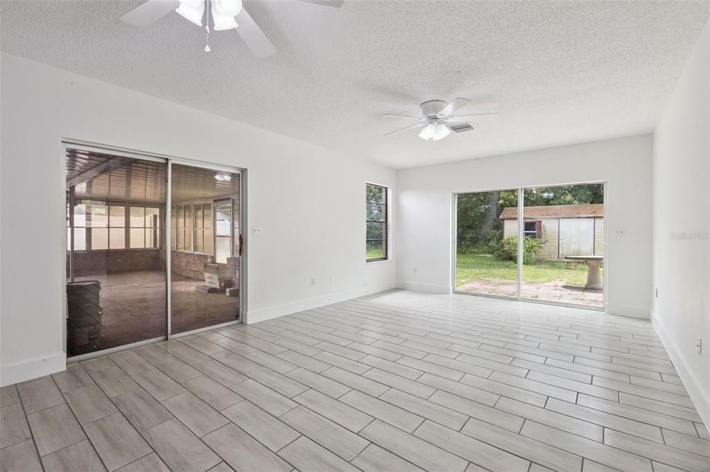 En Venta: $400,000 (4 camas, 2 baños, 2382 Pies cuadrados)
