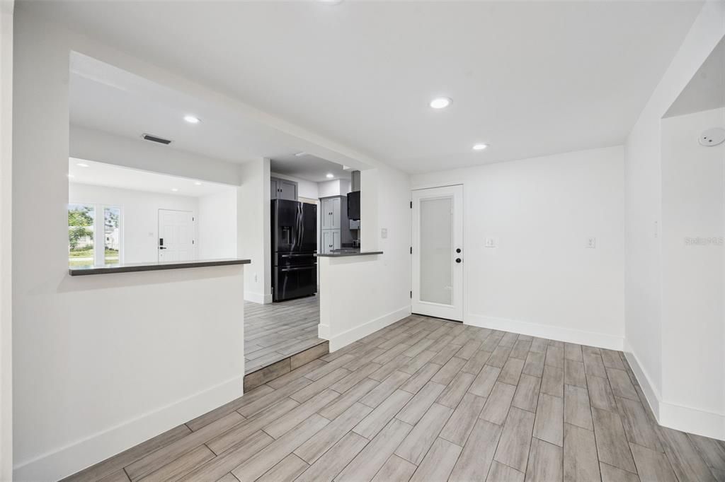 En Venta: $400,000 (4 camas, 2 baños, 2382 Pies cuadrados)
