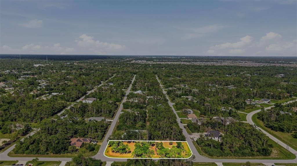 En Venta: $65,000 (0.64 acres)