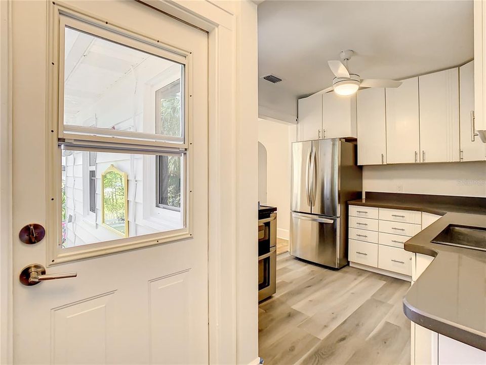 В аренду: $3,350 (2 спален, 2 ванн, 1090 Квадратных фут)