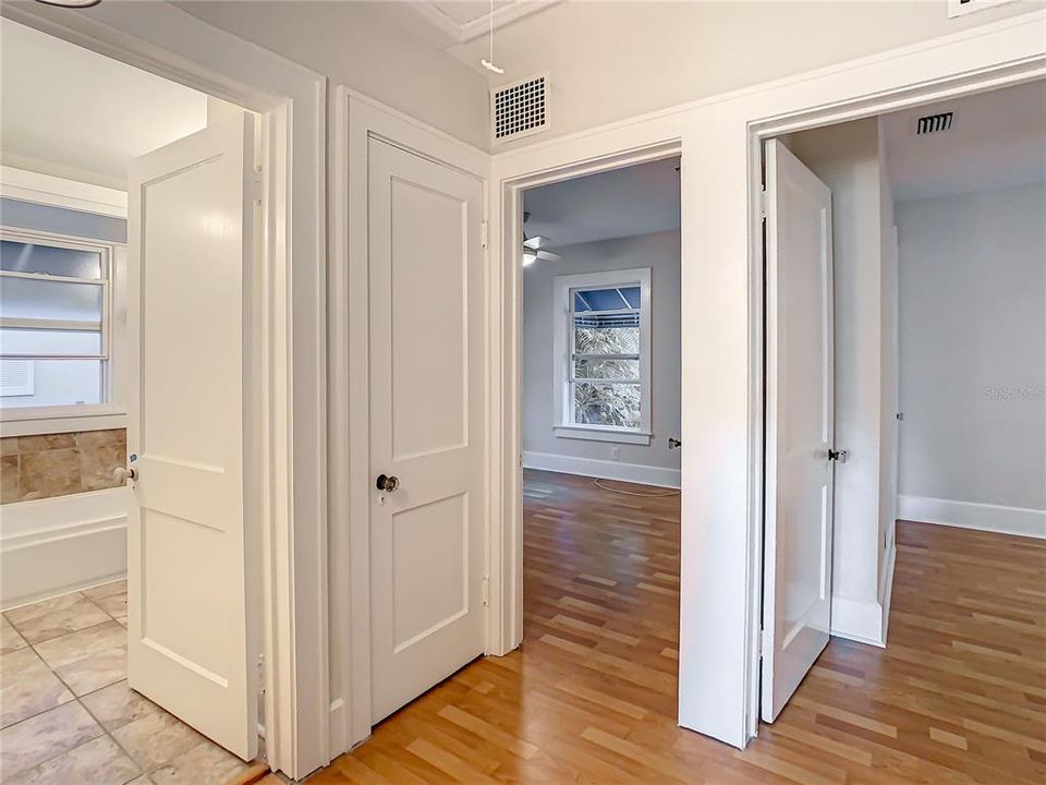 В аренду: $3,350 (2 спален, 2 ванн, 1090 Квадратных фут)