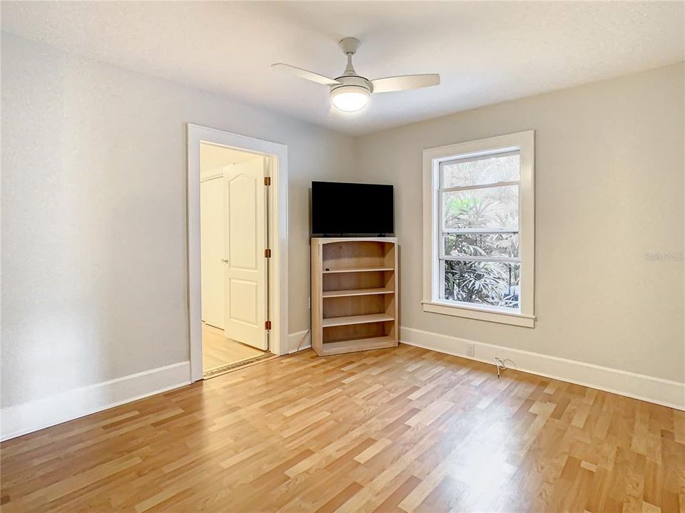 В аренду: $3,350 (2 спален, 2 ванн, 1090 Квадратных фут)