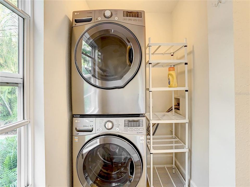 В аренду: $3,350 (2 спален, 2 ванн, 1090 Квадратных фут)