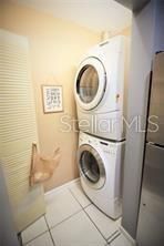 For Sale: $119,900 (2 beds, 2 baths, 1073 Square Feet)
