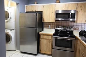 For Sale: $119,900 (2 beds, 2 baths, 1073 Square Feet)