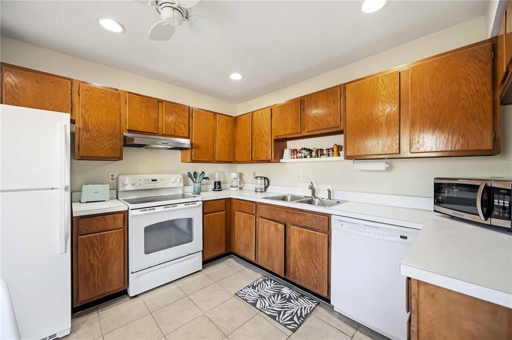 В аренду: $1,500 (1 спален, 1 ванн, 829 Квадратных фут)