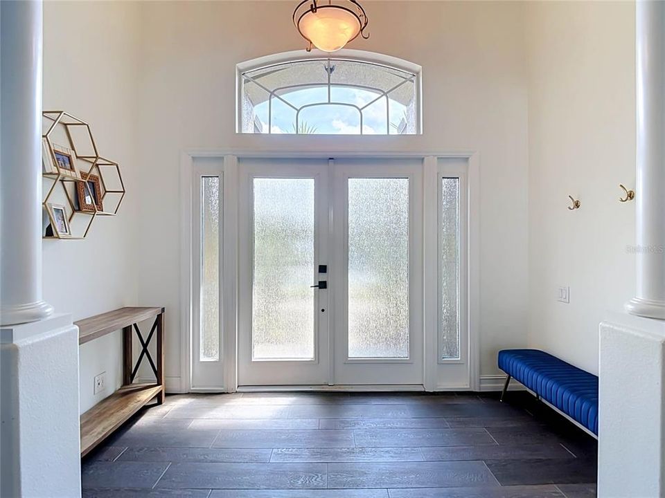 En Venta: $589,900 (4 camas, 3 baños, 2497 Pies cuadrados)