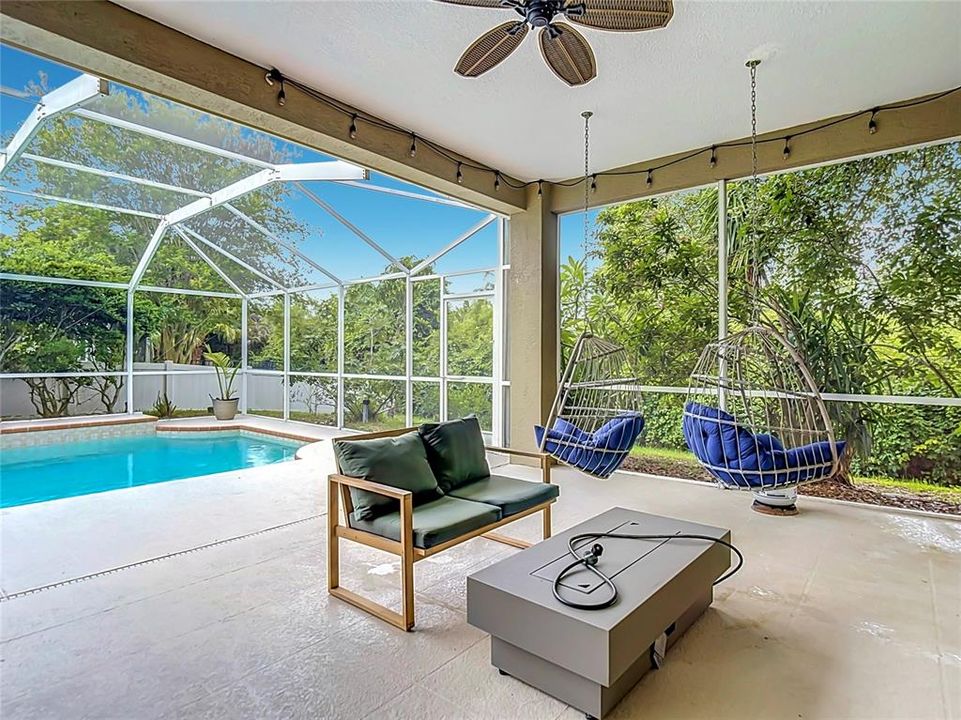 En Venta: $589,900 (4 camas, 3 baños, 2497 Pies cuadrados)