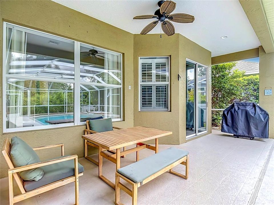 En Venta: $589,900 (4 camas, 3 baños, 2497 Pies cuadrados)