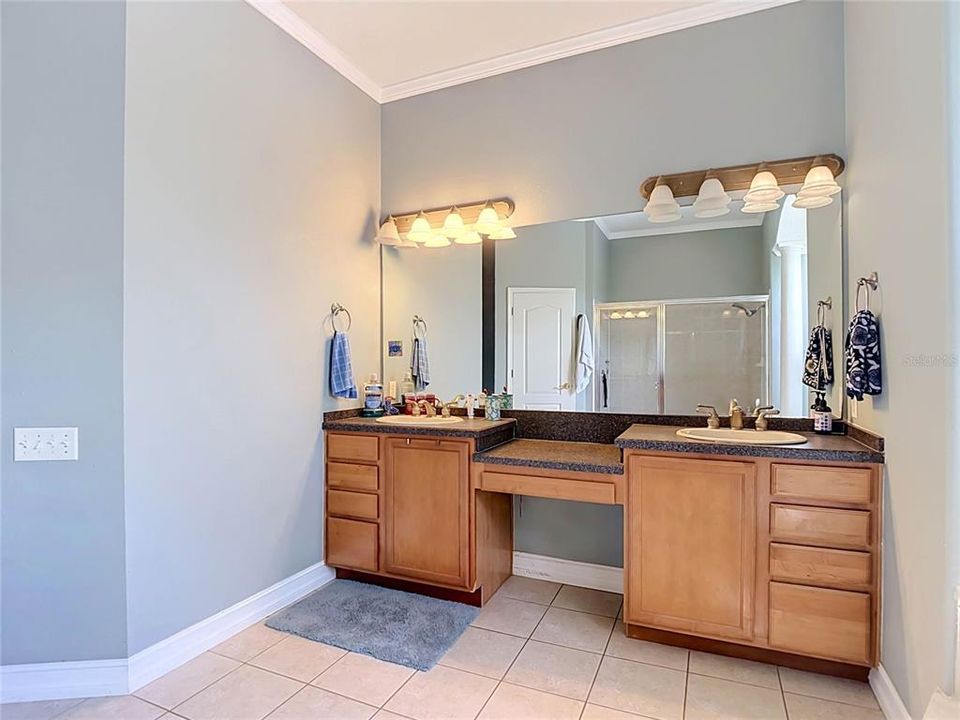 En Venta: $589,900 (4 camas, 3 baños, 2497 Pies cuadrados)