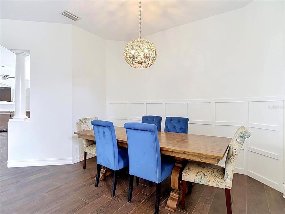 En Venta: $589,900 (4 camas, 3 baños, 2497 Pies cuadrados)