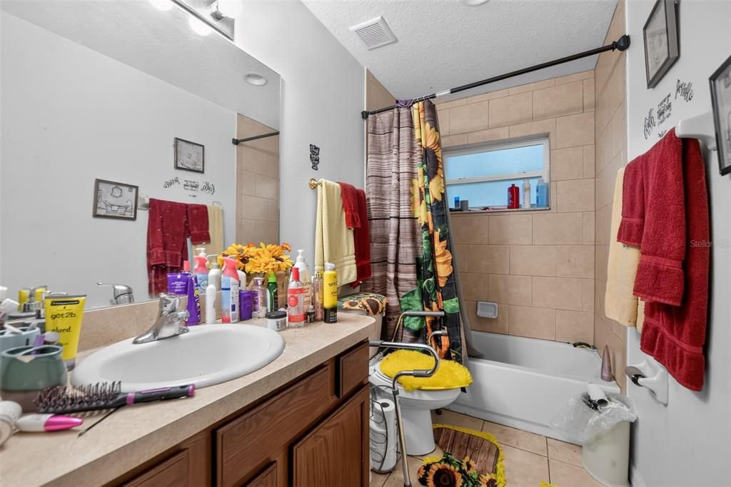 For Sale: $224,900 (3 beds, 2 baths, 1612 Square Feet)
