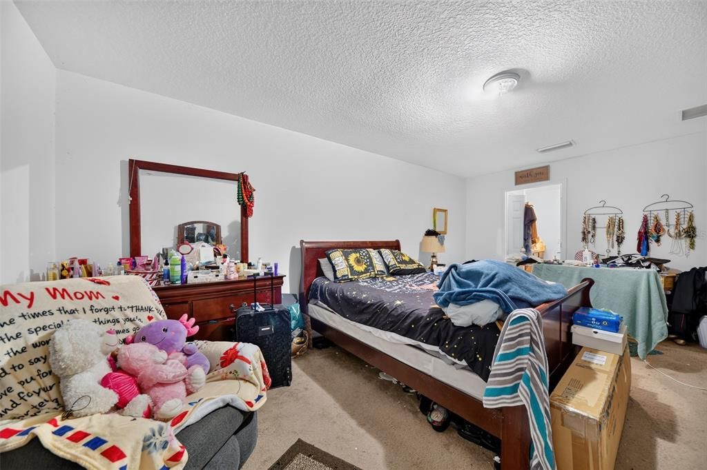 For Sale: $224,900 (3 beds, 2 baths, 1612 Square Feet)
