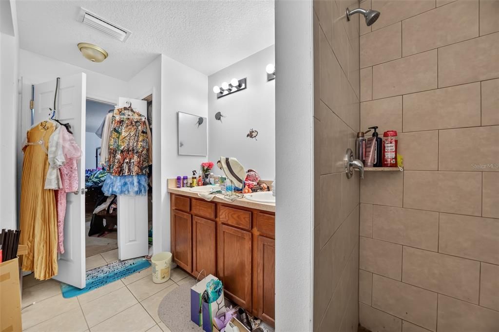 For Sale: $224,900 (3 beds, 2 baths, 1612 Square Feet)