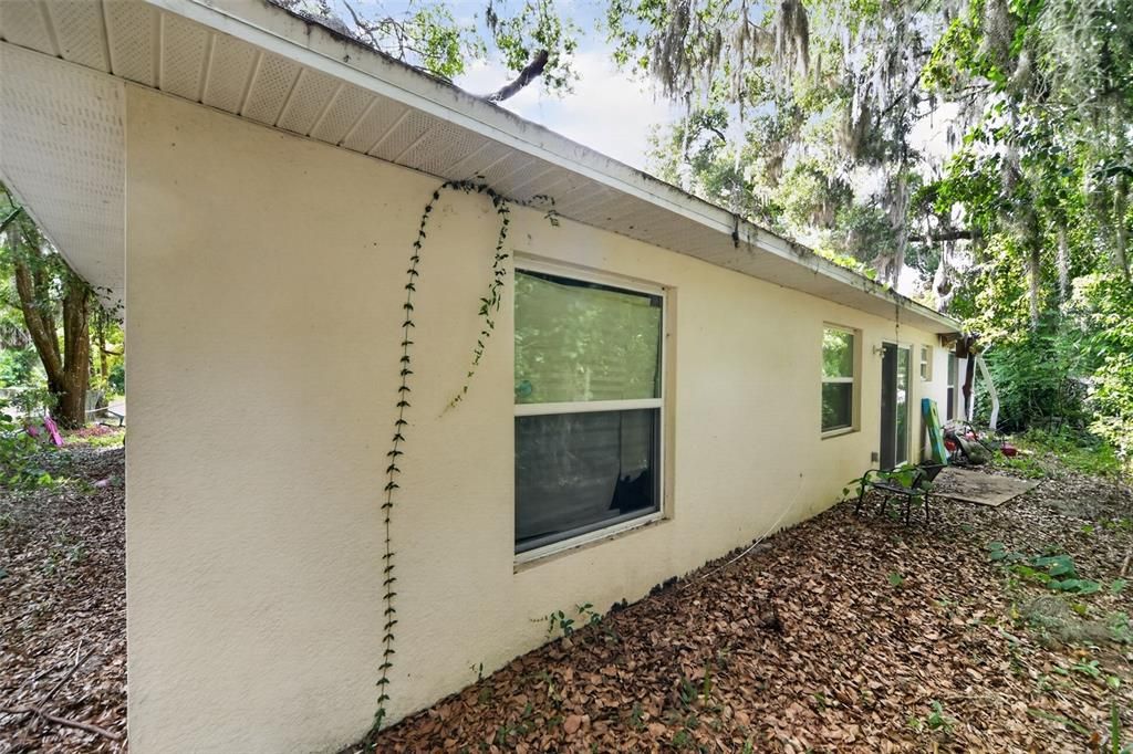 For Sale: $224,900 (3 beds, 2 baths, 1612 Square Feet)