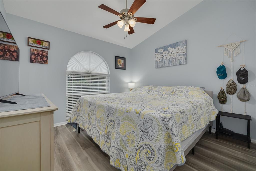 For Sale: $390,000 (3 beds, 2 baths, 1348 Square Feet)