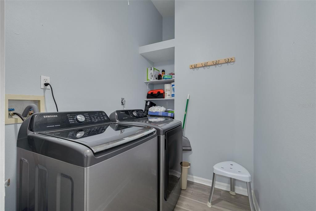 For Sale: $390,000 (3 beds, 2 baths, 1348 Square Feet)