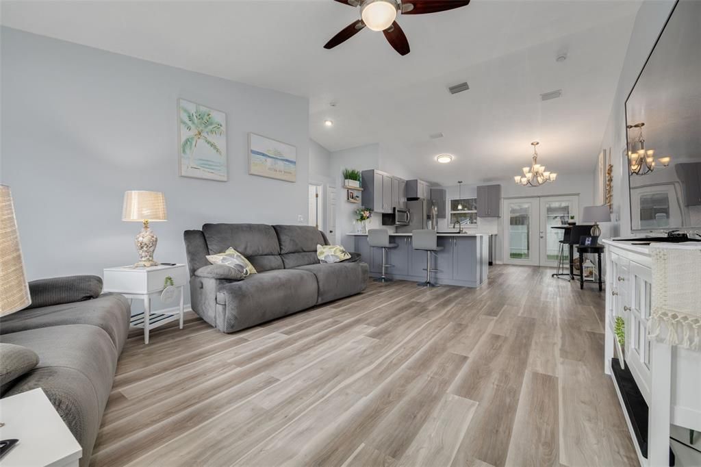 For Sale: $390,000 (3 beds, 2 baths, 1348 Square Feet)