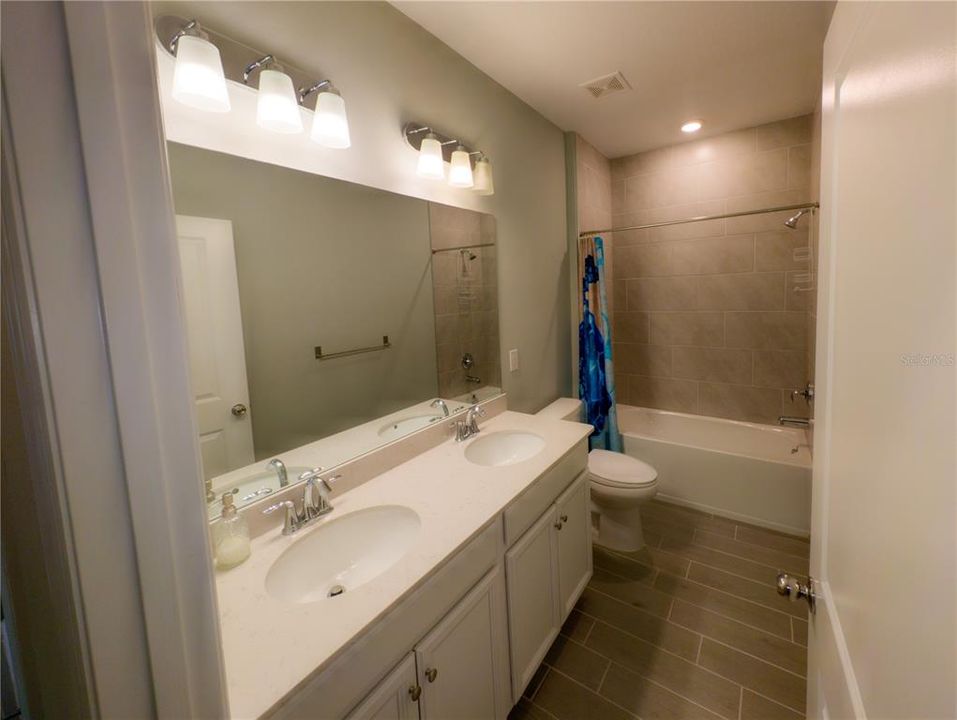For Sale: $287,500 (3 beds, 2 baths, 1740 Square Feet)
