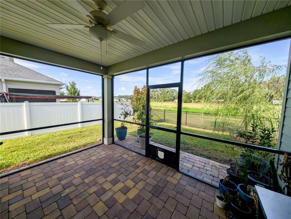 For Sale: $287,500 (3 beds, 2 baths, 1740 Square Feet)