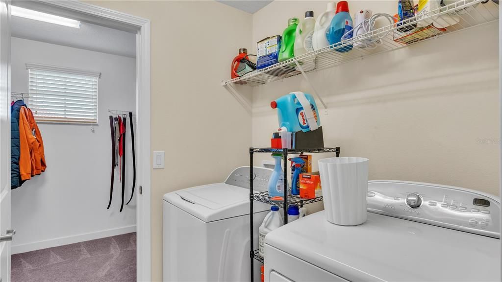 En Venta: $471,900 (4 camas, 2 baños, 2616 Pies cuadrados)