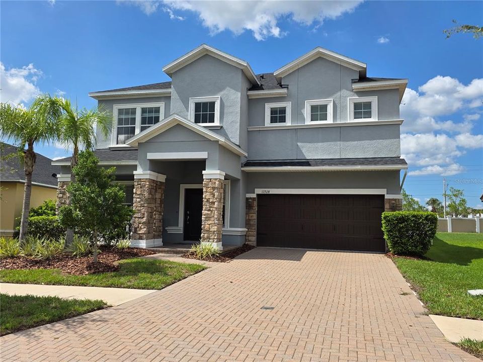 En Venta: $471,900 (4 camas, 2 baños, 2616 Pies cuadrados)