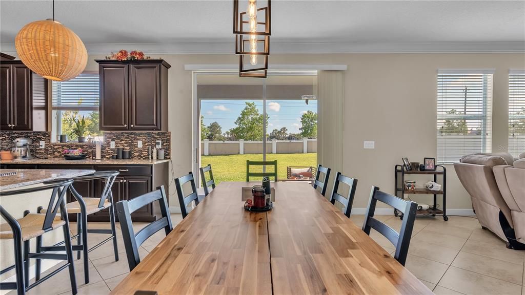 En Venta: $471,900 (4 camas, 2 baños, 2616 Pies cuadrados)